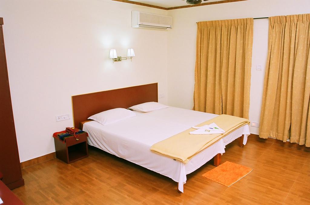 Hotel Srinivas Коччи Номер фото