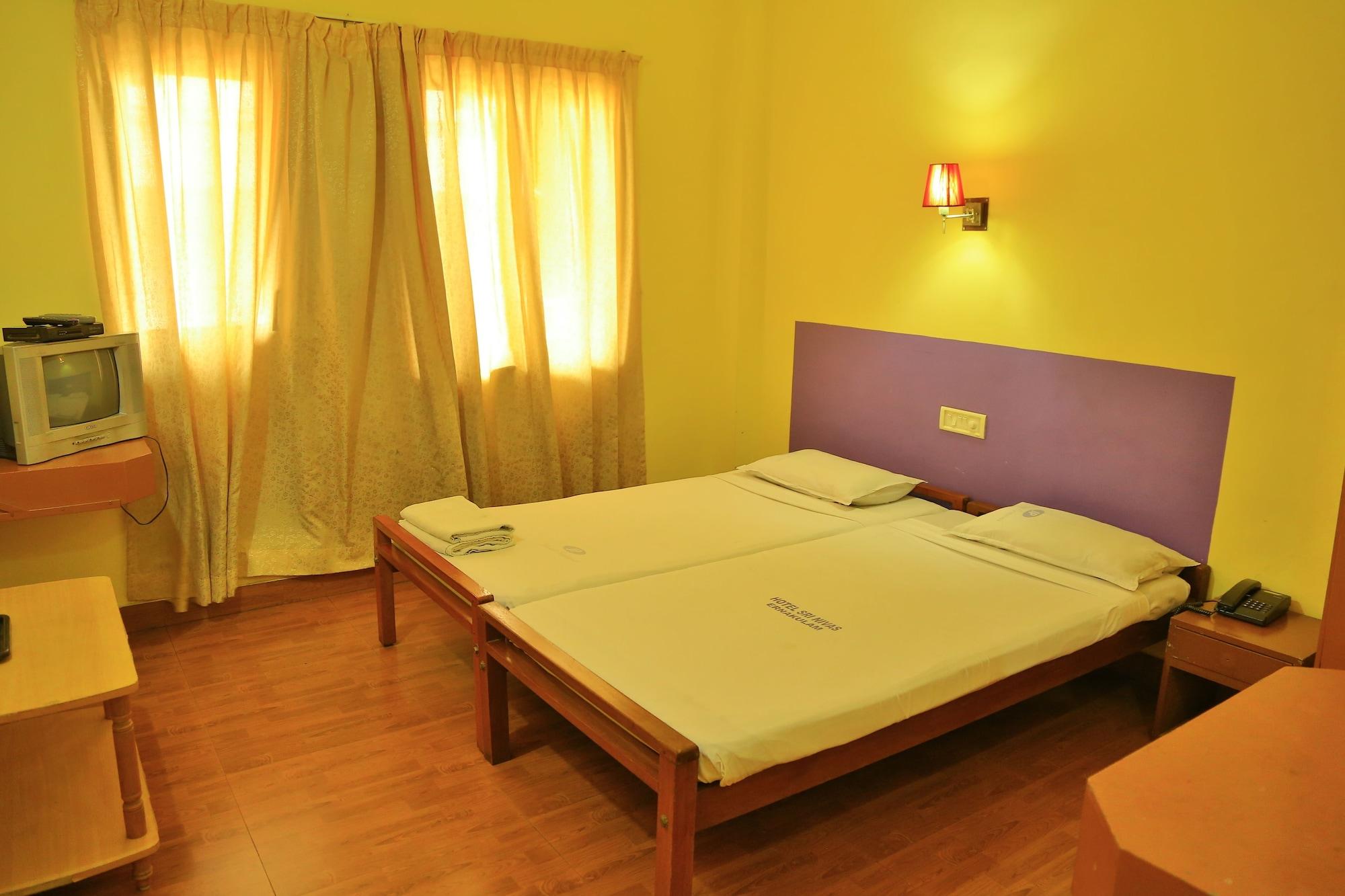 Hotel Srinivas Коччи Экстерьер фото