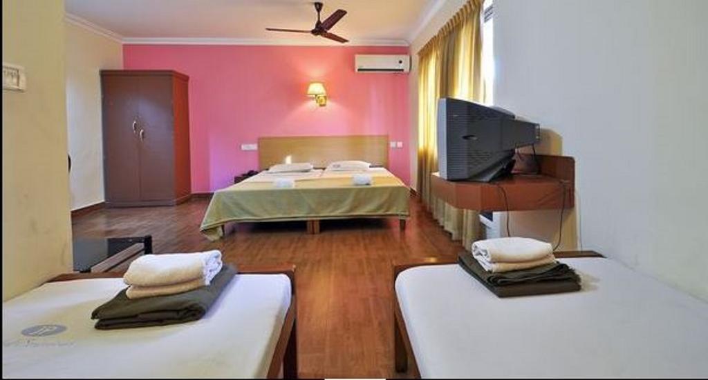 Hotel Srinivas Коччи Экстерьер фото