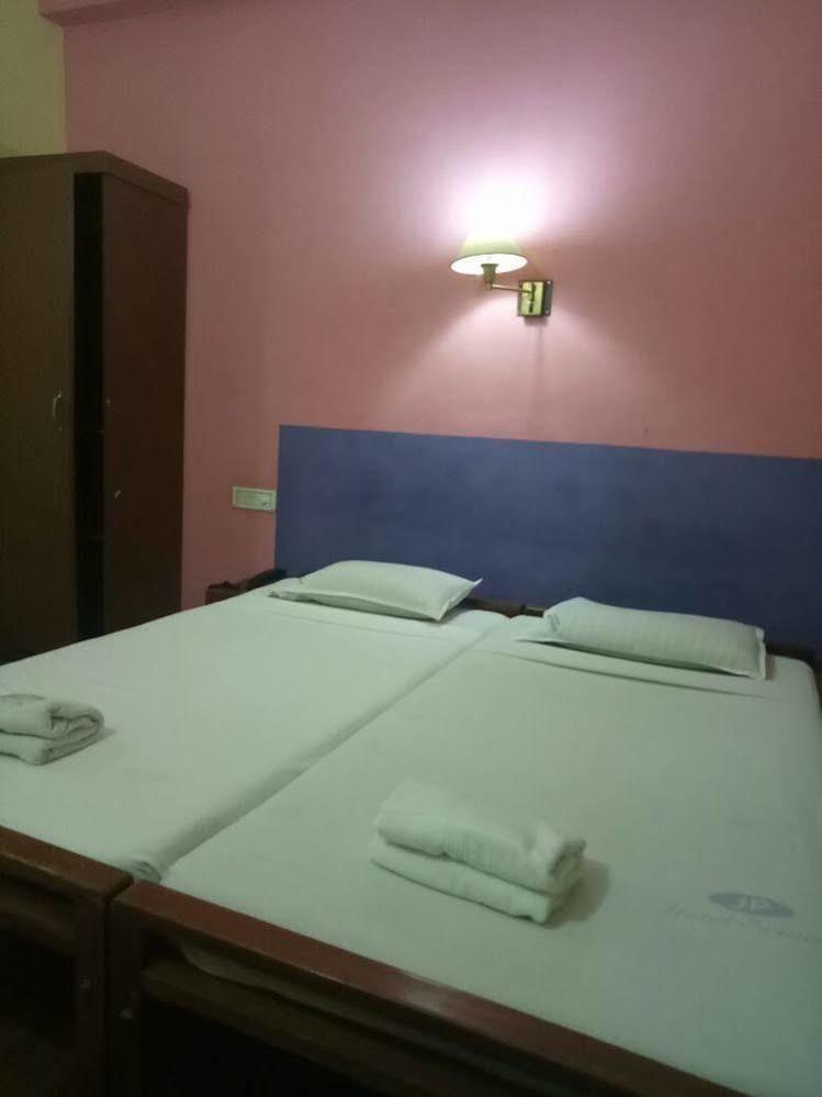 Hotel Srinivas Коччи Экстерьер фото