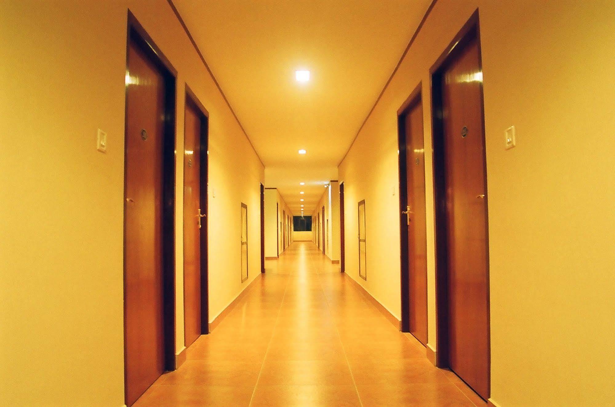 Hotel Srinivas Коччи Экстерьер фото